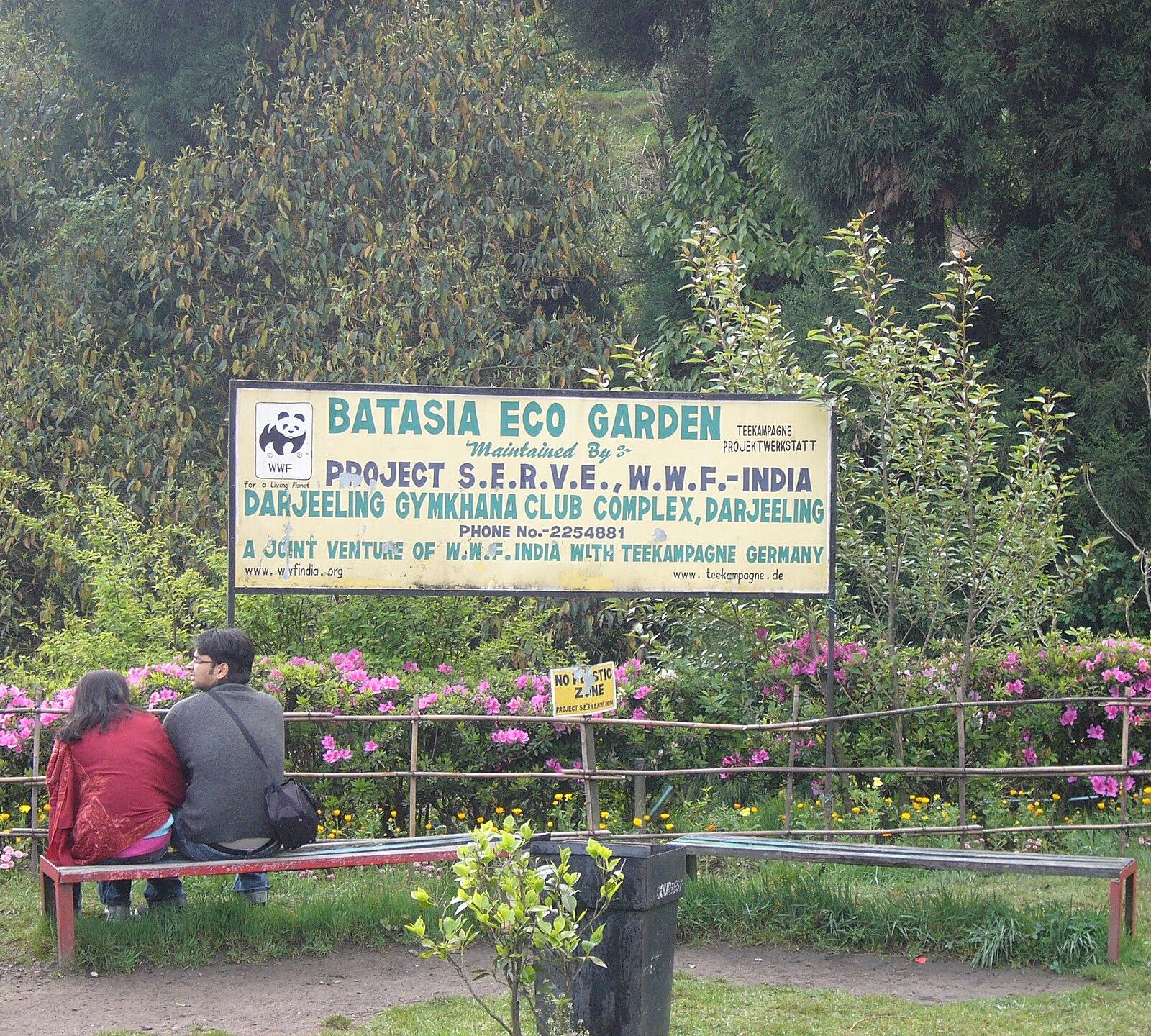 Batasia Loop Darjeeling West Bengal India (2)