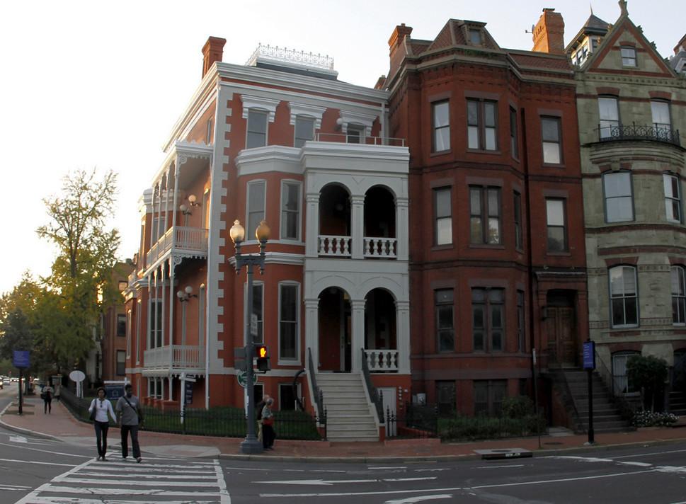 Logan Square Residents Are Finally Getting Serious About Sleep, Here's Where to Start