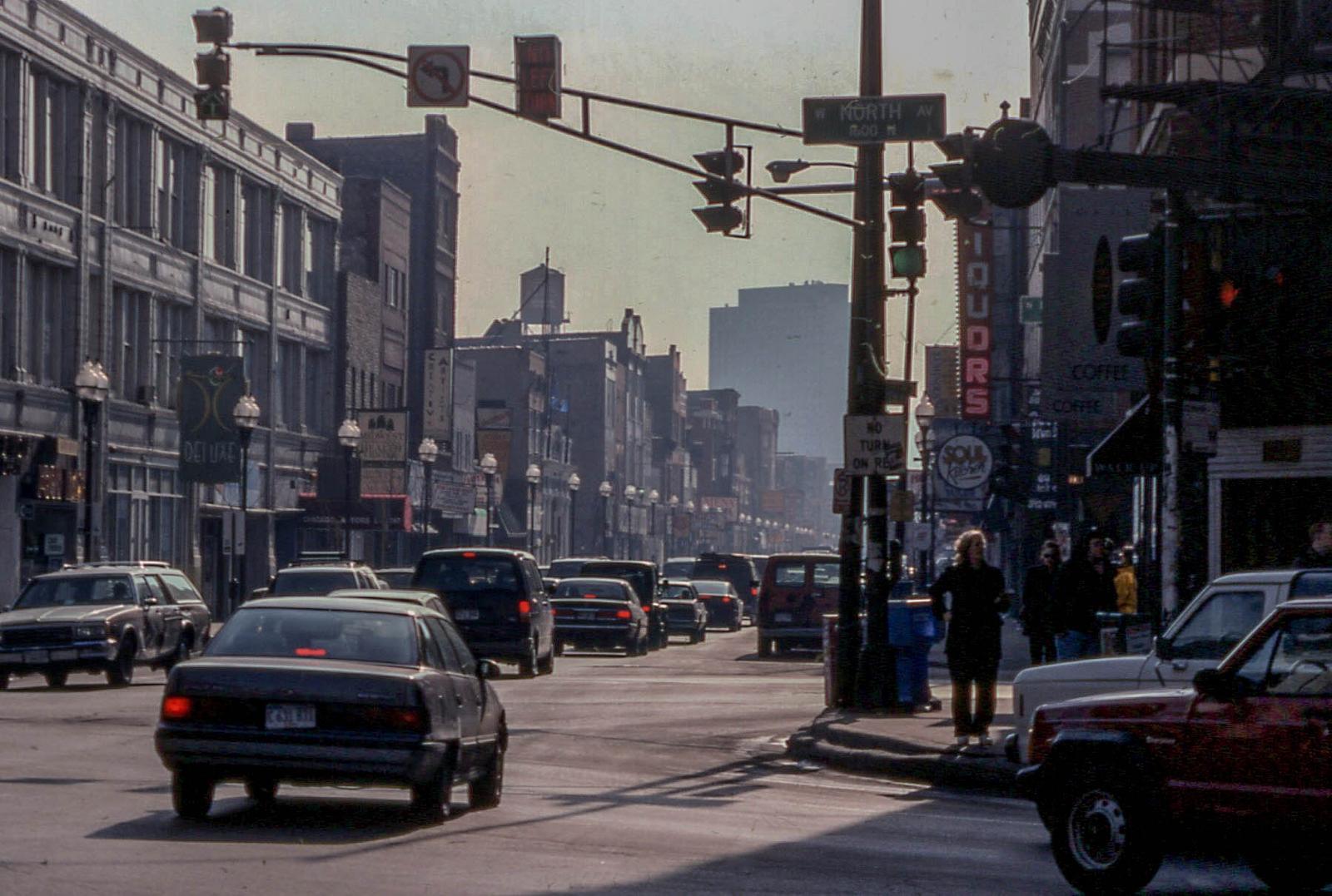 19990213 29 Milwaukee Ave. @ Damen Ave.