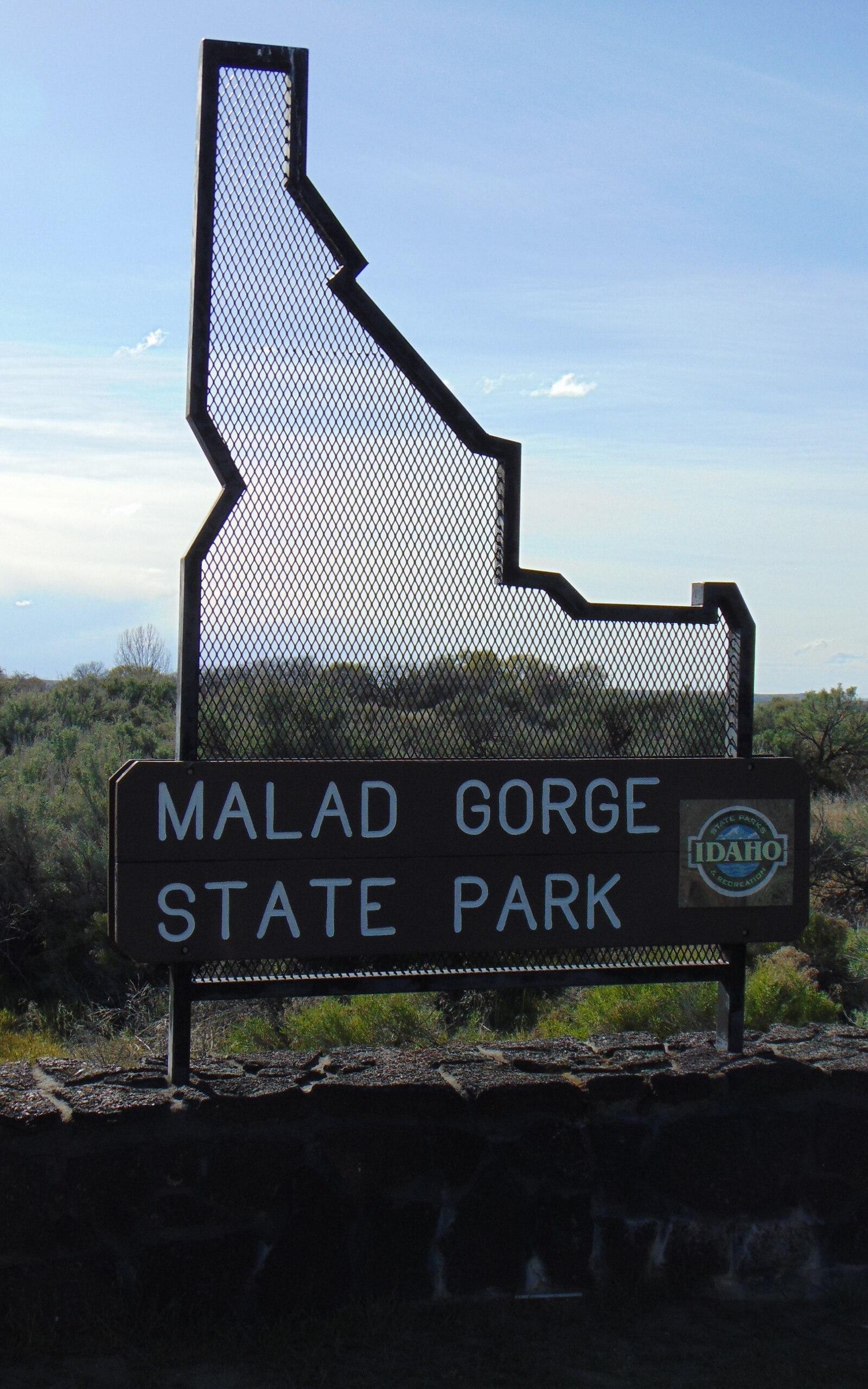 Malad Gorge State Park sign, Apr 17