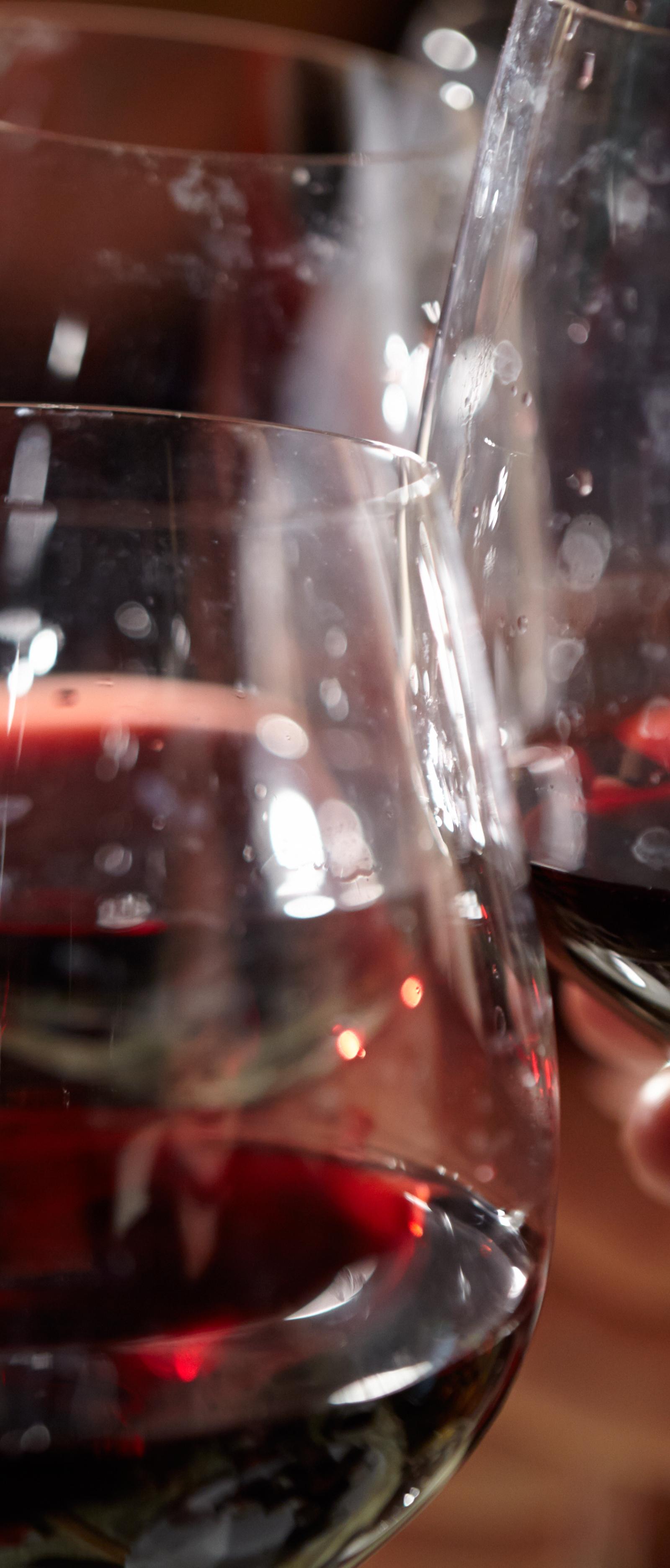 Lakeview's Best Walking Tours, Wine Tastings, Farm-to-Table Dining Experiences
